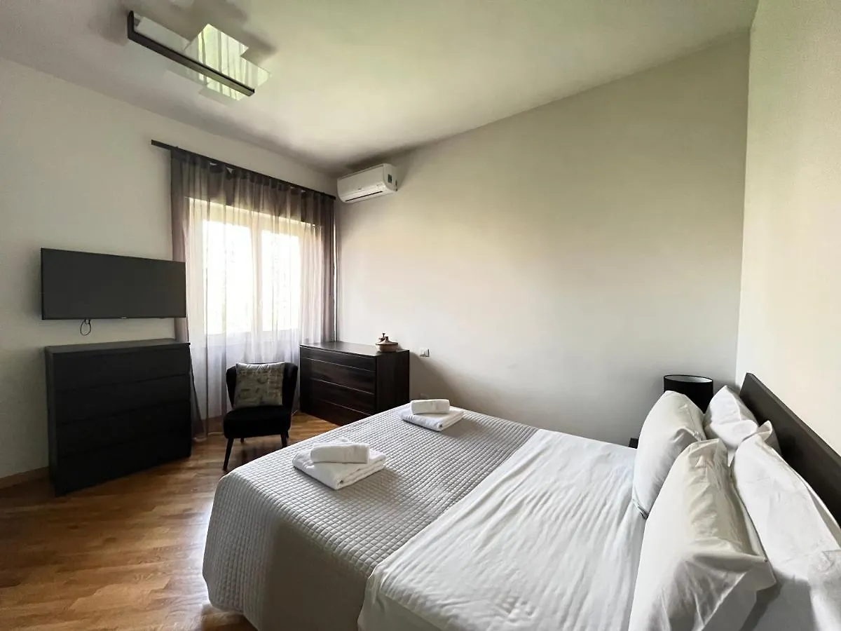Davide Rome Apartment 0*,